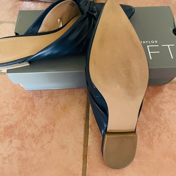 Ann Taylor Loft Knotted Mule Navy Blue Size 8 1/2 - Picture 3 of 5